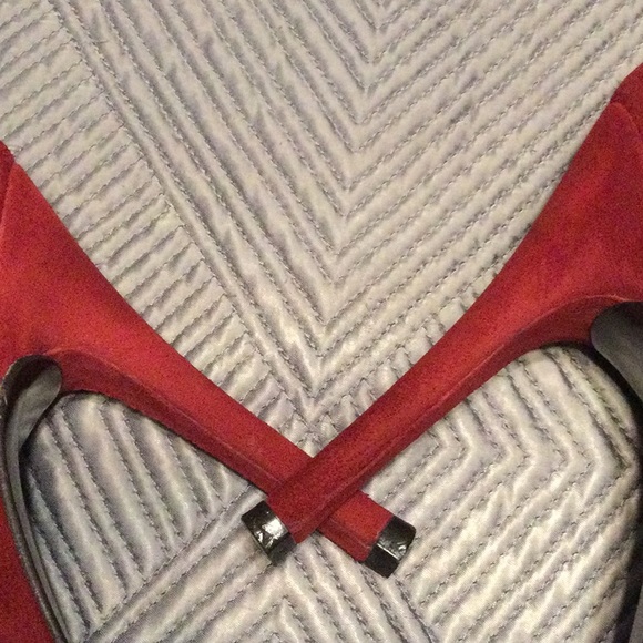 Stuart Weitzman size 7.5 red suede heels for women - Picture 7 of 11